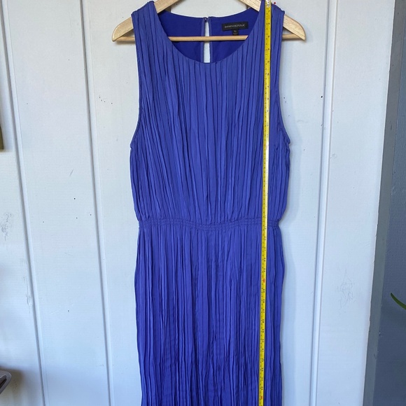 Banana Republic Dresses & Skirts - Banana Republic long pleated sleeveless sheath dress, elastic waist. XL lavender